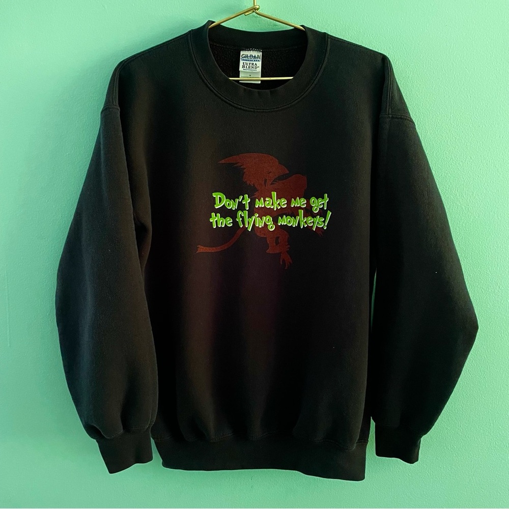 Vintage Wicked Witch Sweatshirt Wizard of Oz 90s Pullover Flying Monkeys M